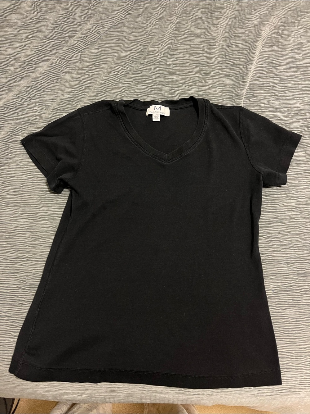 Women’s Black V-Neck Short Sleeve Tee